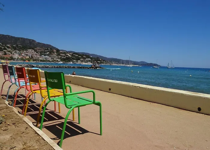 T3 150 M De La Plage, Climatisation, Piscine Et Parking Privatif - Le Lavandou